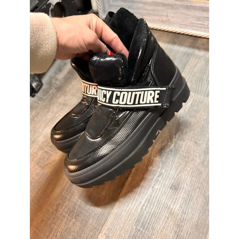 Juicy Couture Veronica‎ logo platform snow boots Size 7